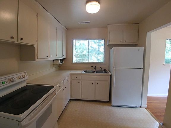 5th image of 230 Bellwood St