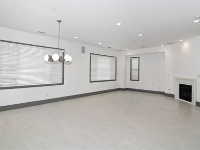 1381 San Juan St — Photo 12