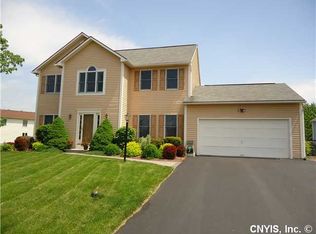 5796 Pinwheel Cir, East Syracuse, NY 13057