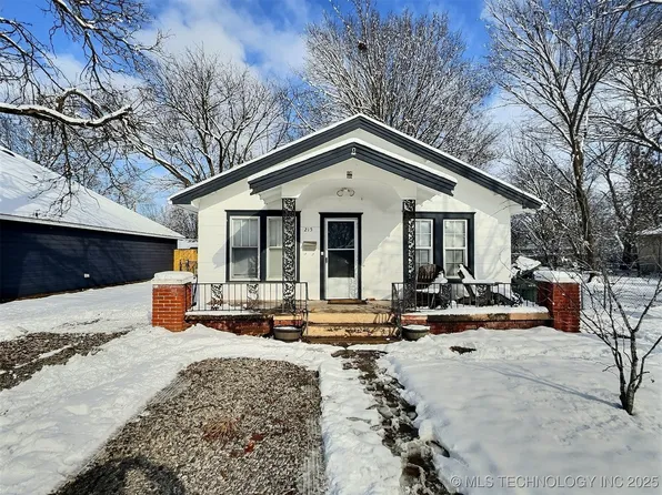 215 E Pine St, Skiatook, OK 74070