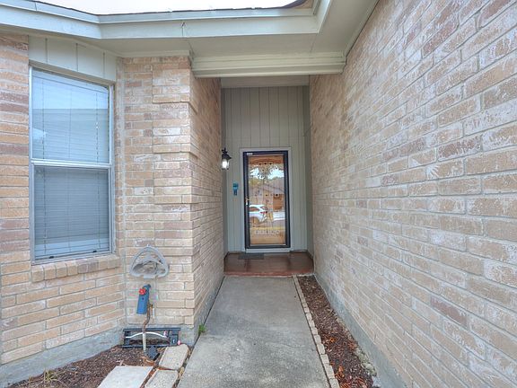 2nd image of 7949 Impala Dr