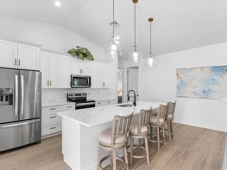 4814 Regal Dr — Photo 4