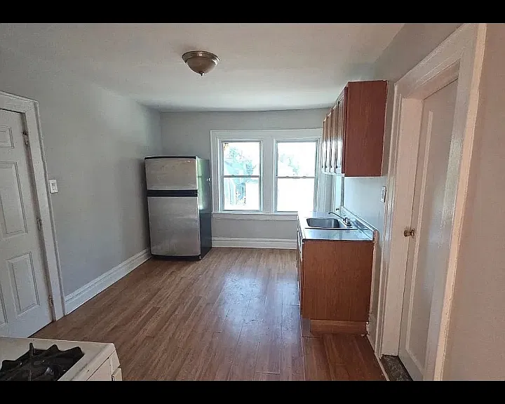 8 Rose Ter #3A — Photo 1