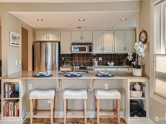 4th image of 485 E Sunset Way #1C