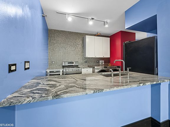 2nd image of 611 S Wells St #2609