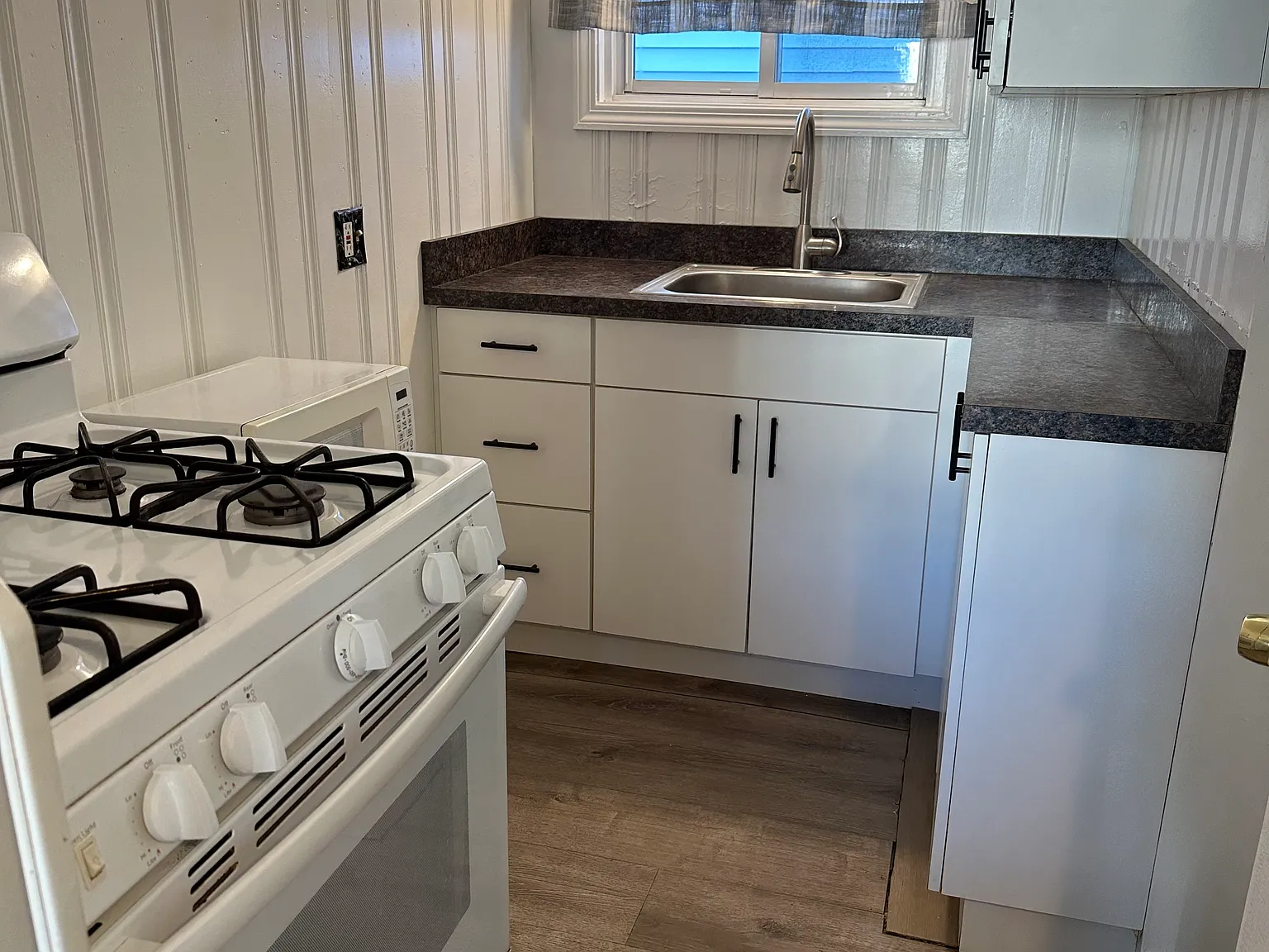 2 bed, $2,000 — Photo 3