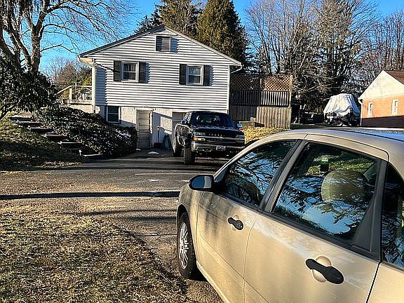 5th image of 101 Woodland Dr
