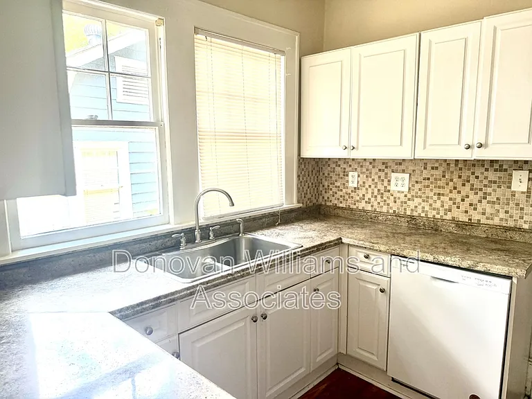 1529 Thomas Ave #B — Photo 9