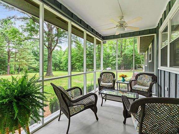 4th image of 36 Crain Ln