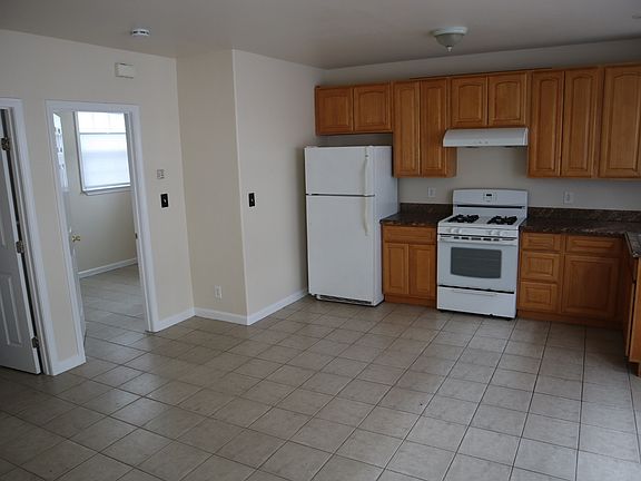 5th image of 514-518 W Macarthur Blvd #16048458