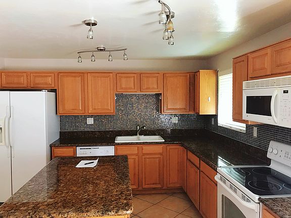 2nd image of 913 N Desert Ave Unit C