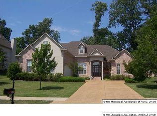 1831 Ready Dr, Hernando, MS 38632