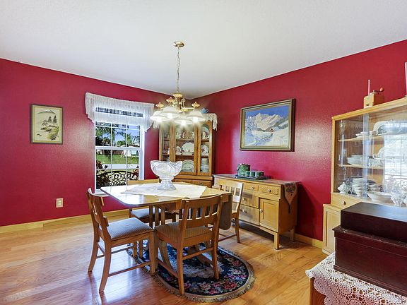 4th image of 538 SE Chapman Avenue