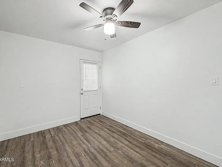 317 N Elm St — Photo 14