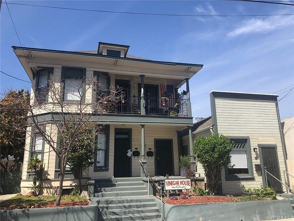 FRONT OF ENTIRE PROPERTY