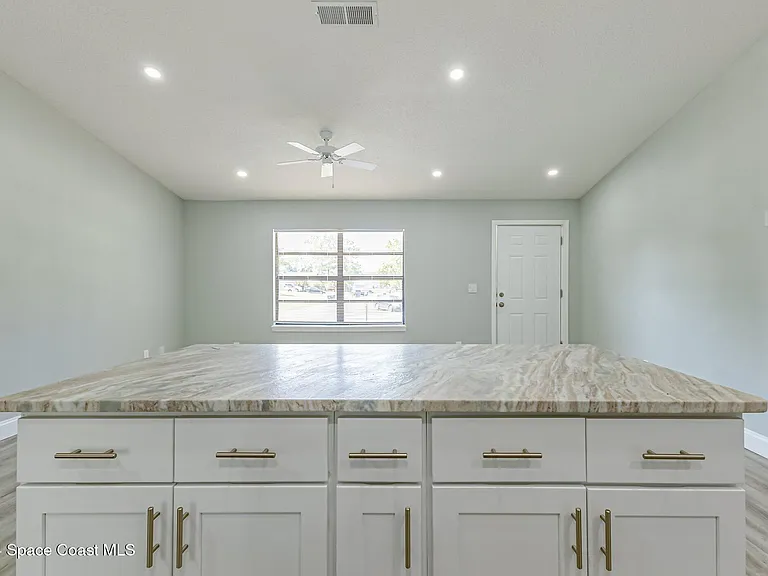 861 Furth Rd NW — Photo 9