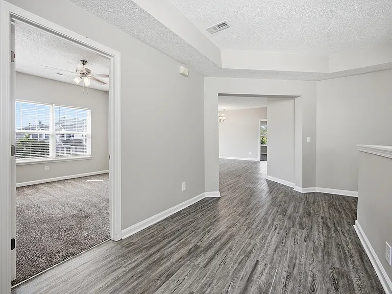 Colts Run-44 - Belmont Apartment 603