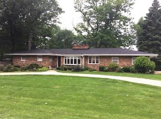 1480 Oak Manor Rd, Aurora, IL 60505