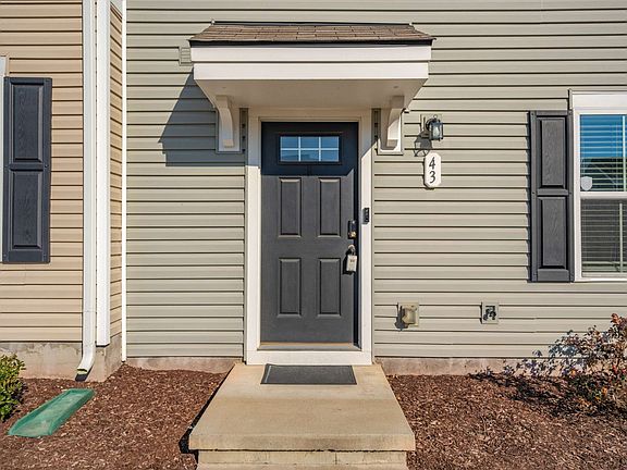 4th image of 2935 Winterberry Dr #43