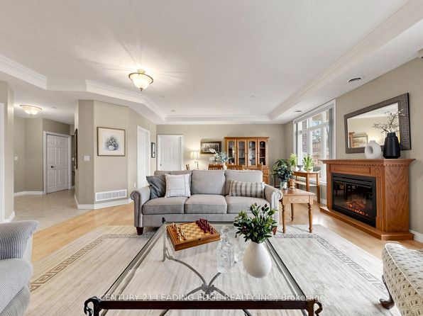 65 Bayberry Dr #C106, Guelph, ON N1G 5K8