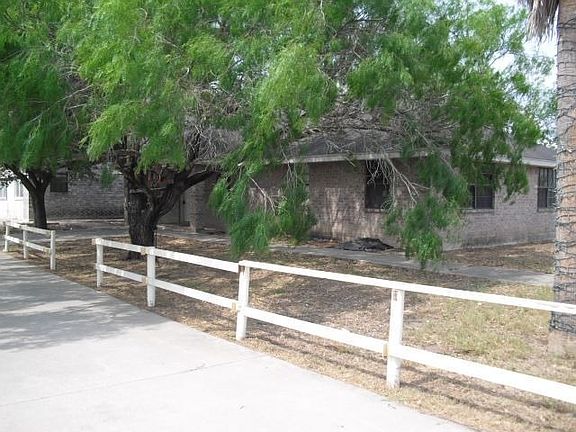 2nd image of 1106 Leticia St