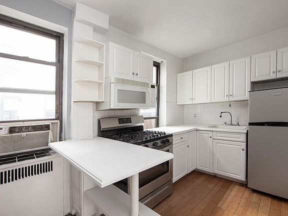 4th image of 233 E 32nd St APT 5A