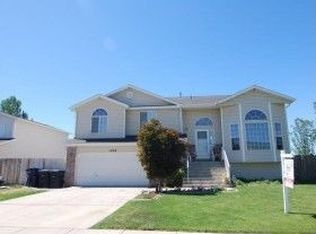 1888 S 1600 W, Woods Cross, UT 84087