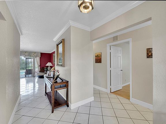 5th image of 10042 NW 16th Street