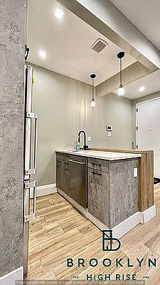 4th image of 555 Union St #1B