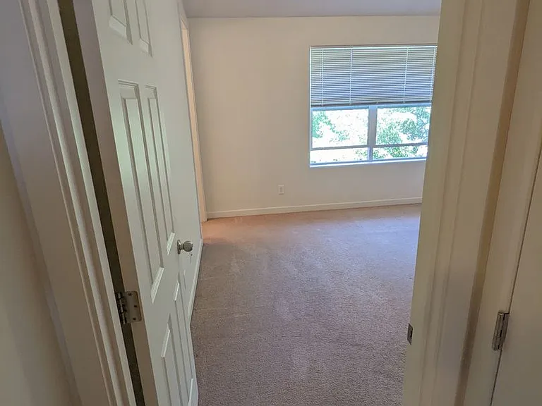Halsey East Townhomes — Photo 22