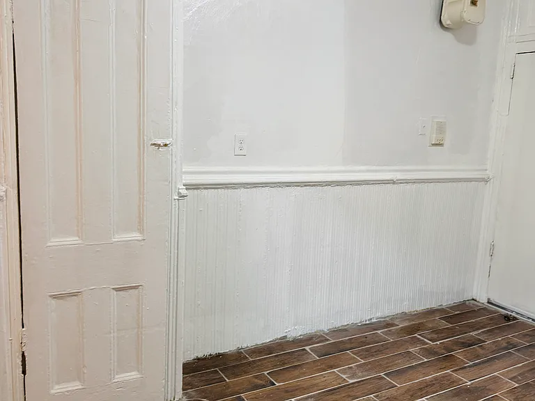 88 Jordan Ave — Photo 8
