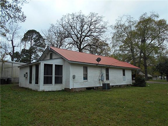 4th image of 810 N McClure St