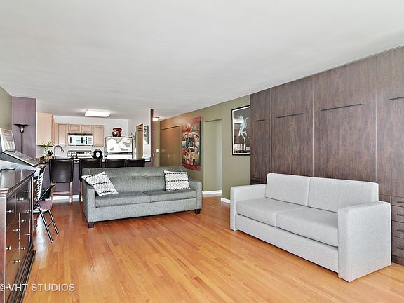 3rd image of 525 W Hawthorne Pl APT 1206