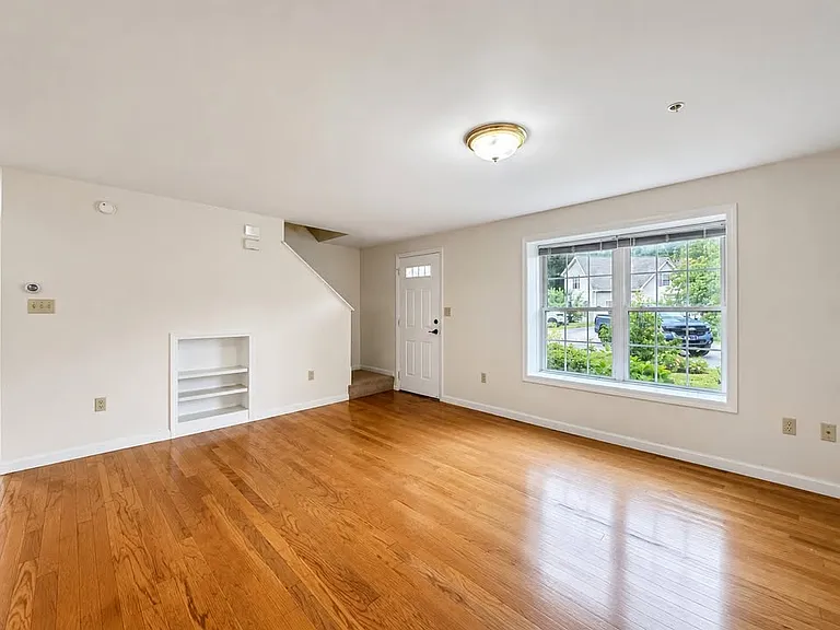 8 Pebble Ln — Photo 35