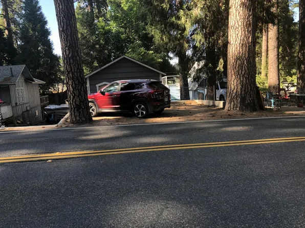 22866 Waters Dr, Crestline, CA 92325