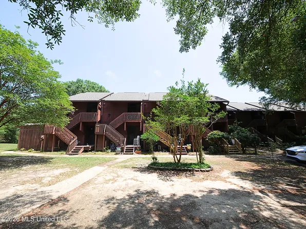 208 Lakeside Villa #A, Diamondhead, MS 39525