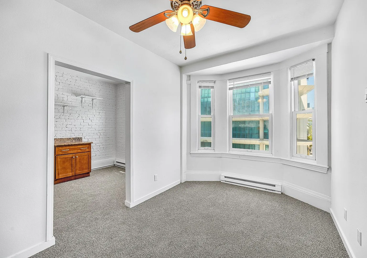 906 Howard Street (1149rc) — Photo 2