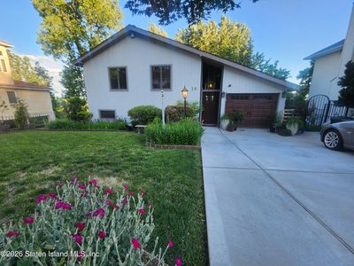16 Manor Ct, Staten Island, NY, 10306