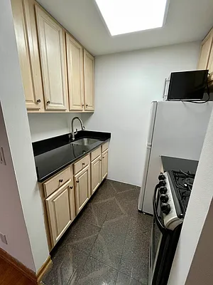 Rented by Fairbank Properties LLC | media 35