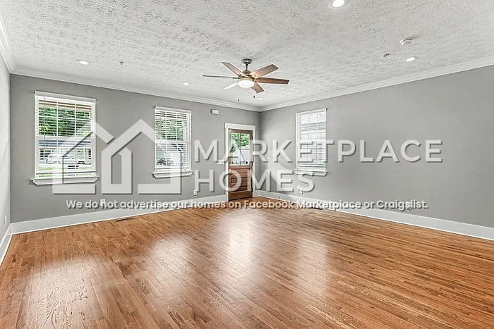 118 Bell St — Photo 6