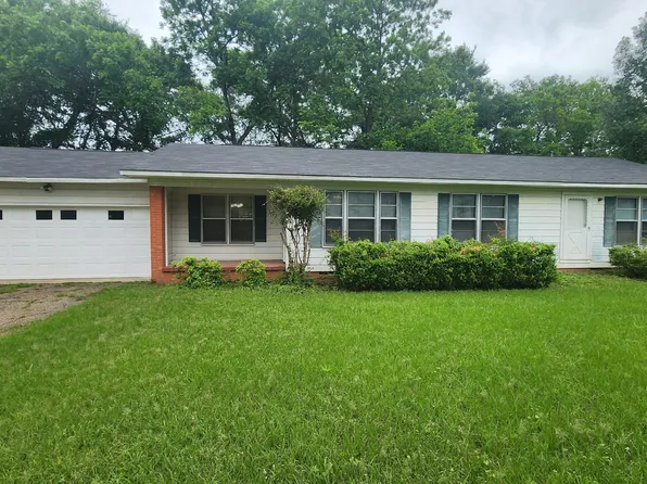 1900 Laura Lee Ln, Kilgore, TX 75662