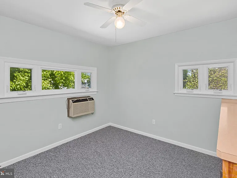 15 Crosswicks St #REAR — Photo 23
