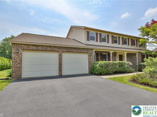 660 Barclay Dr, Bethlehem, PA 18017