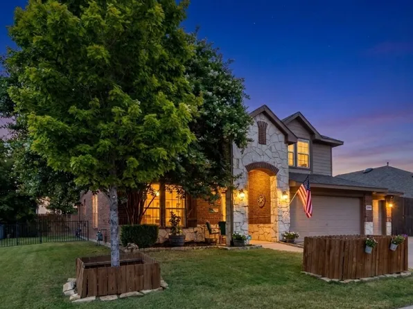 15647 Gatehouse Dr, Roanoke, TX 76262