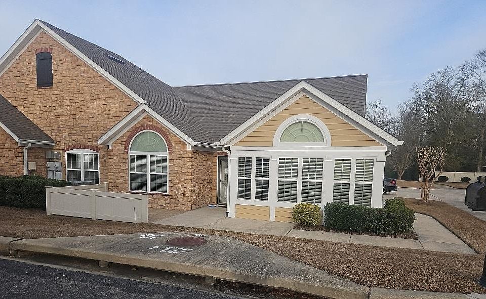 1st image of 320-1 Hidden Creek Cir