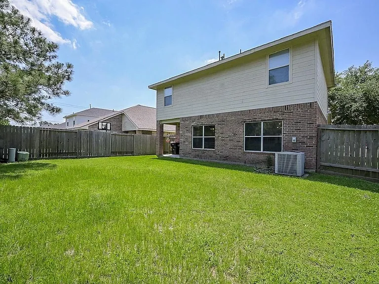 10607 Criswell Dr — Photo 20