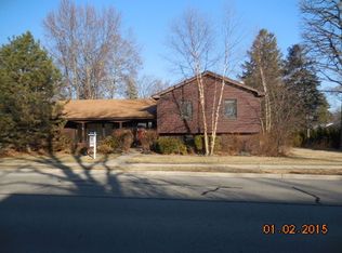 134 Lakeview Dr, Mundelein, IL