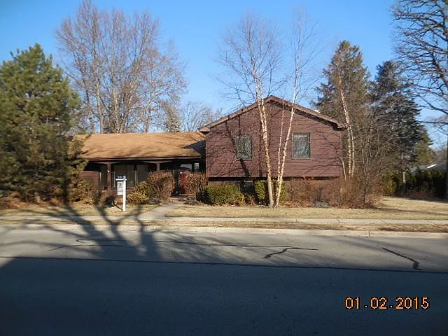 134 Lakeview Dr photo 1