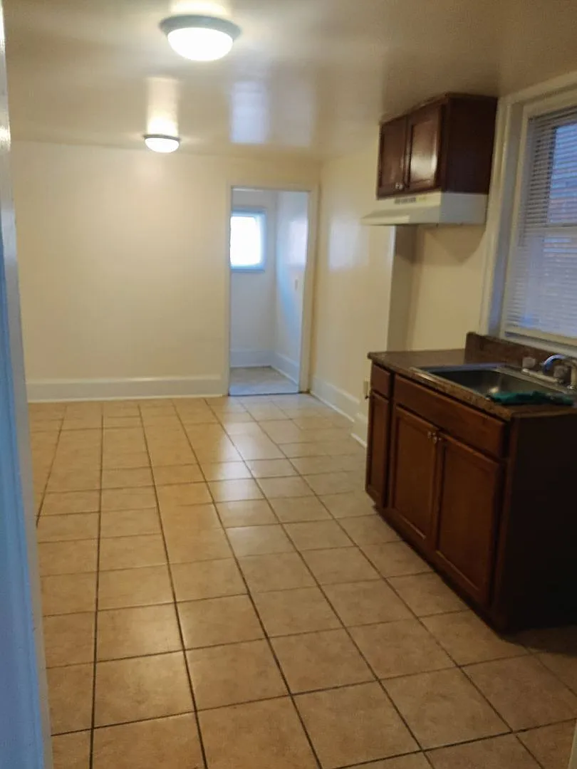 232 N. 59th St. a 3 bedrooms, 1 bathroom House going for $1,450/ Month — Photo 4