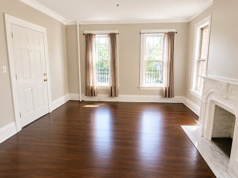 240 William St #1 — Photo 9